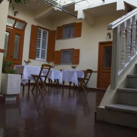 Medieval Rose Hotel 3*