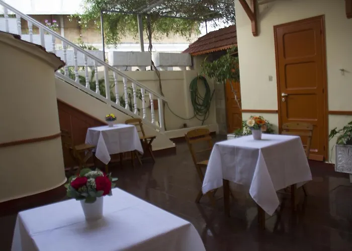 Medieval Rose Otel 3*