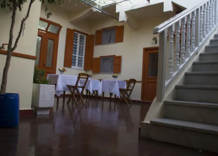 Medieval Rose Hotel 3*